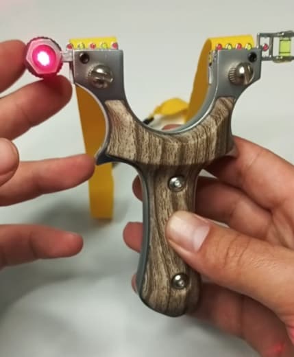 Montaggio professionale della fionda Velox